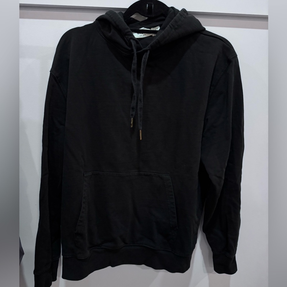 Black men’s pullover hooded sweatsh